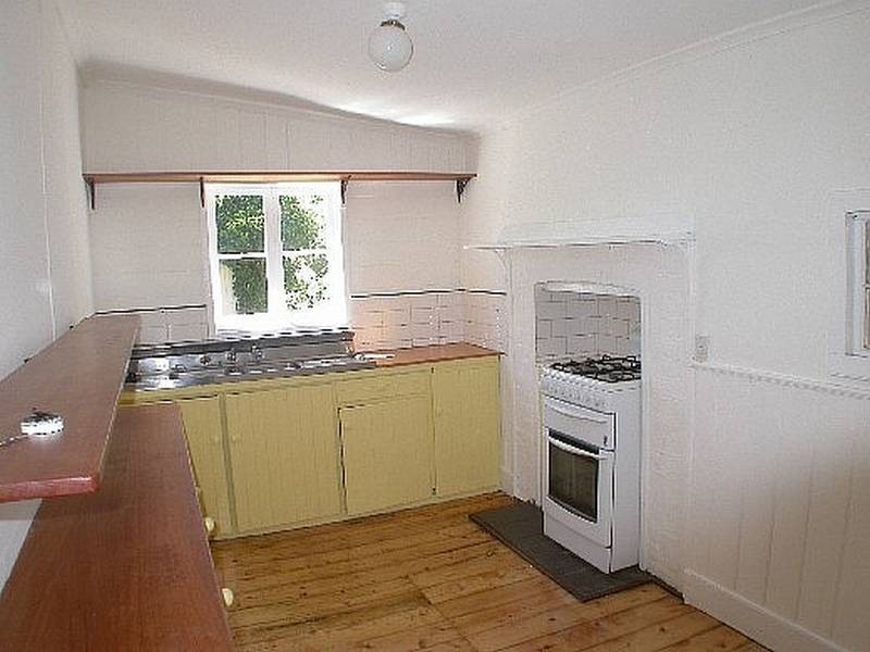 9 Newcombe  Street, Castlemaine VIC 3450