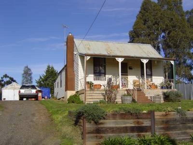 6 Saint Street, Castlemaine VIC 3450