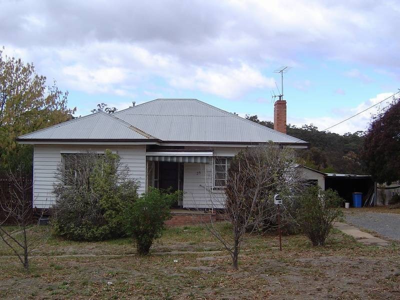 23 Van Heurck Street, Castlemaine VIC 3450