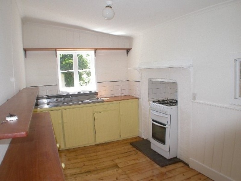 9 Newcombe Street, Castlemaine VIC 3450