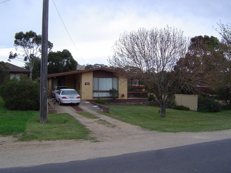 15 Richards Road, Castlemaine VIC 3450