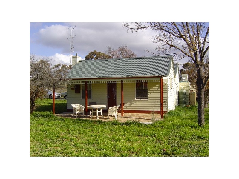 17 Steele Street, Chewton VIC 3451