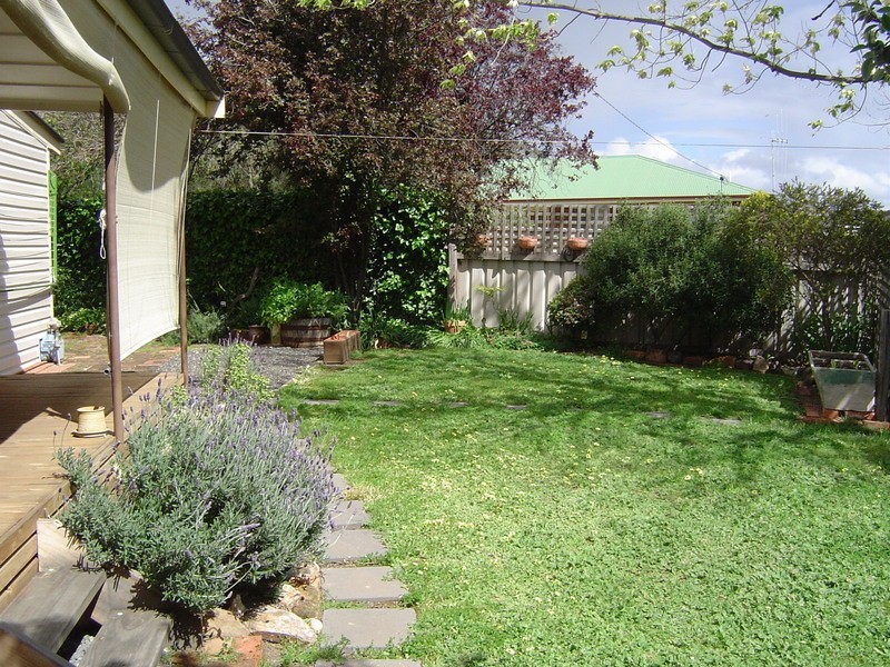 8 Fryers Road, Campbells Creek VIC 3451
