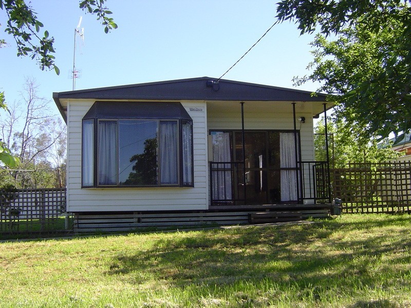 13 Roderick Street, Castlemaine VIC 3450