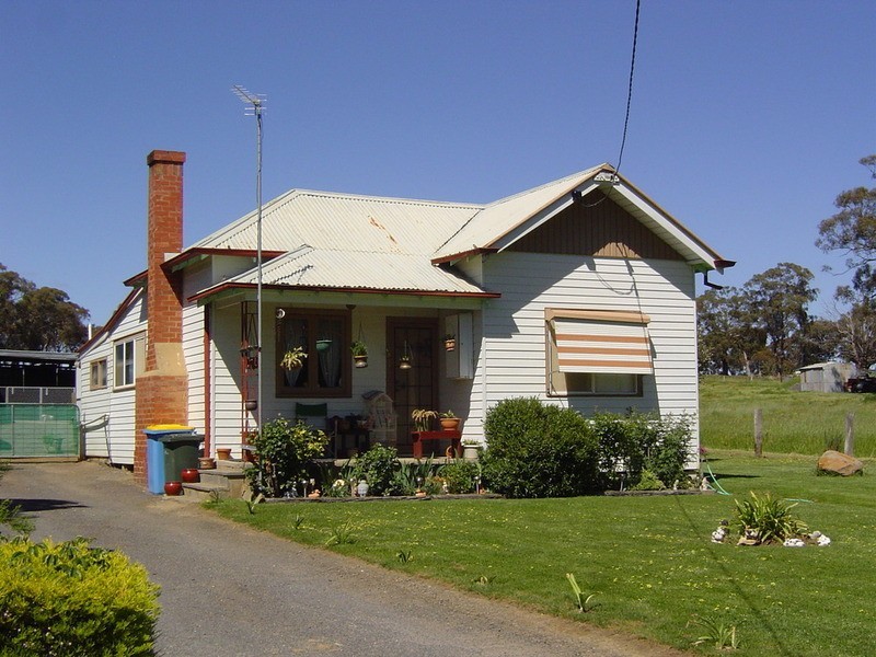 32 Blackjack Road, Harcourt VIC 3453