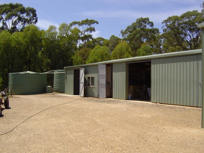 84 Moscript Street, Campbells Creek VIC 3451