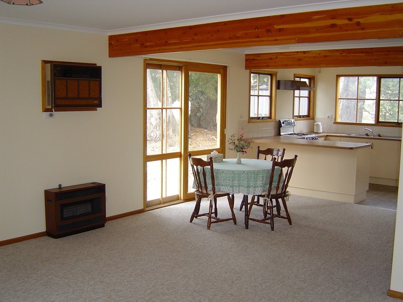 4 Chellews Road, Harcourt North VIC 3453