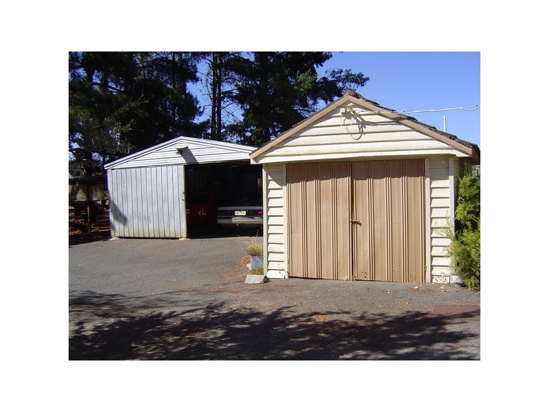 13 Maldon Road, Castlemaine VIC 3450