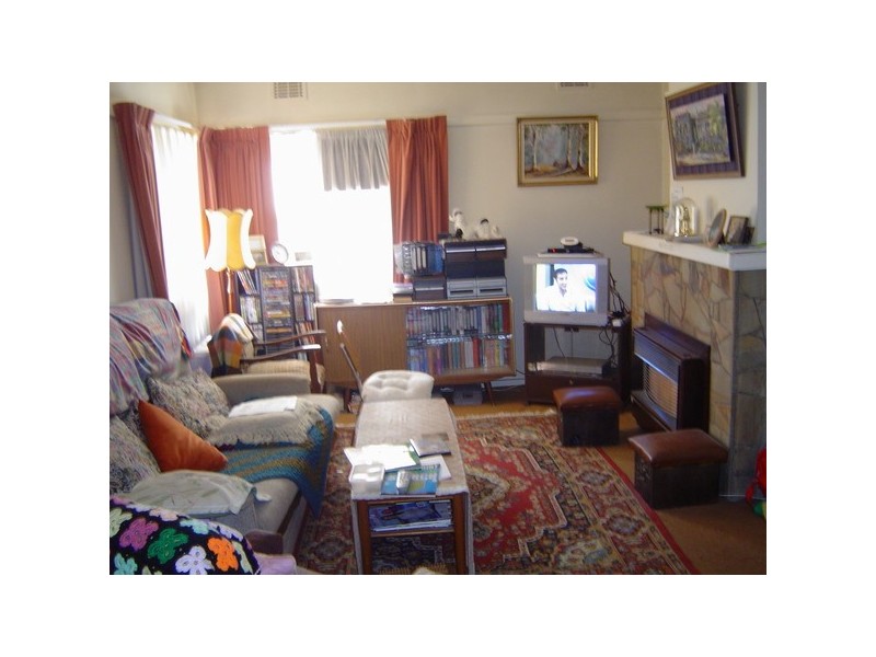 13 Maldon Road, Castlemaine VIC 3450