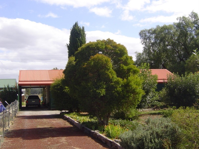 14 Church Street (Race Course Rd), Newstead VIC 3462