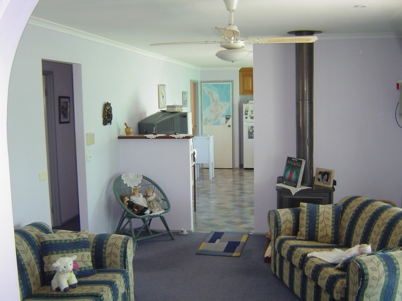 14 Church Street (Race Course Rd), Newstead VIC 3462