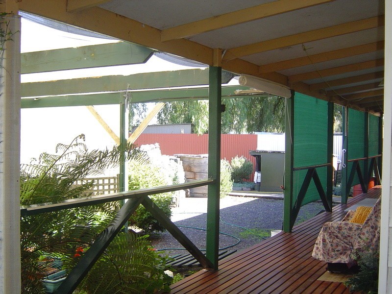 14 Church Street (Race Course Rd), Newstead VIC 3462