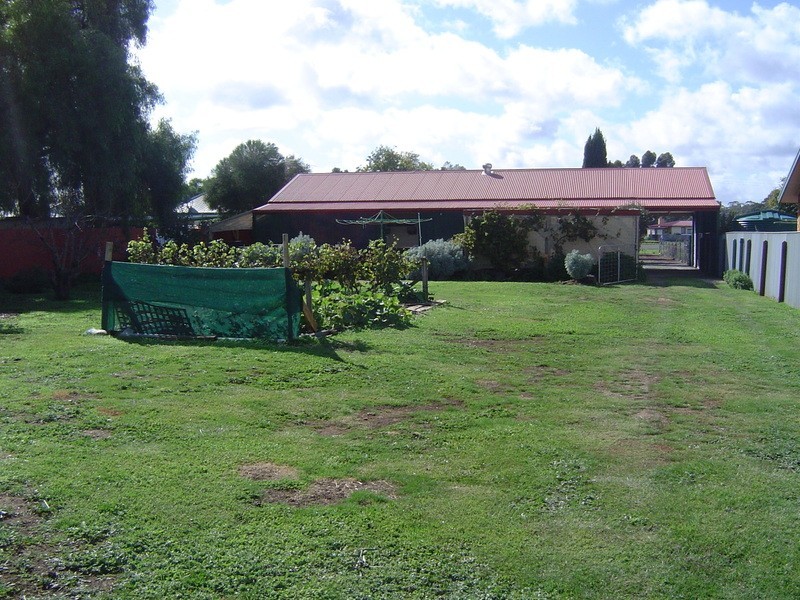 14 Church Street (Race Course Rd), Newstead VIC 3462