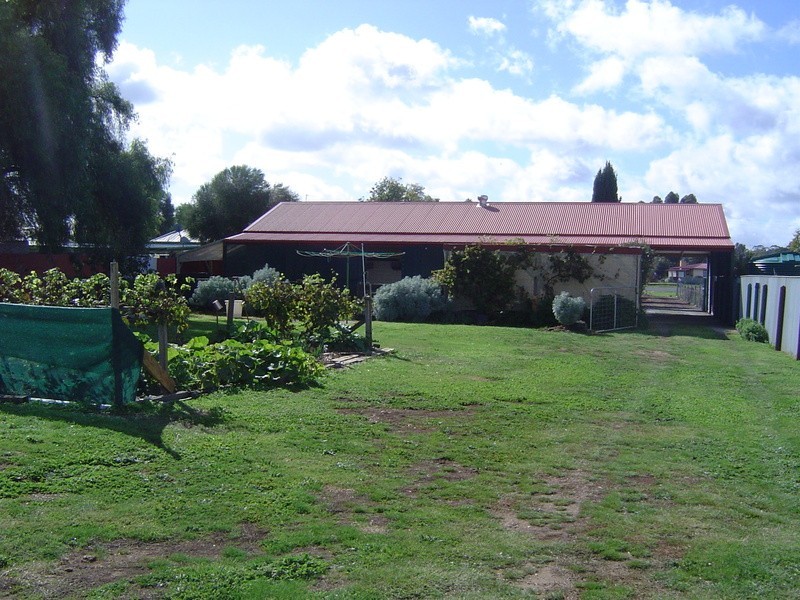 14 Church Street (Race Course Rd), Newstead VIC 3462