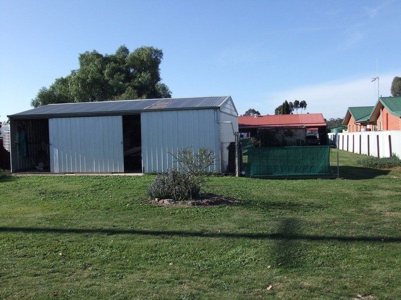 14 Church Street (Race Course Rd), Newstead VIC 3462