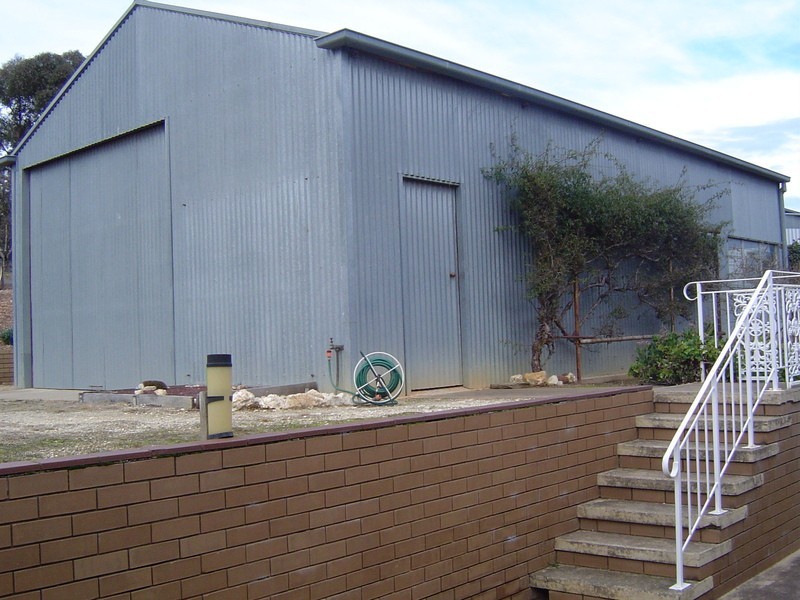 12 Montgomery Street, Castlemaine VIC 3450