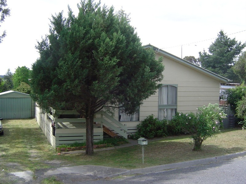 7 Pleasant Street, Castlemaine VIC 3450