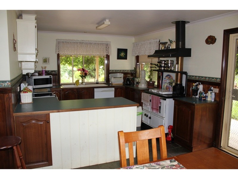 38 Blackjack Road, Harcourt VIC 3453