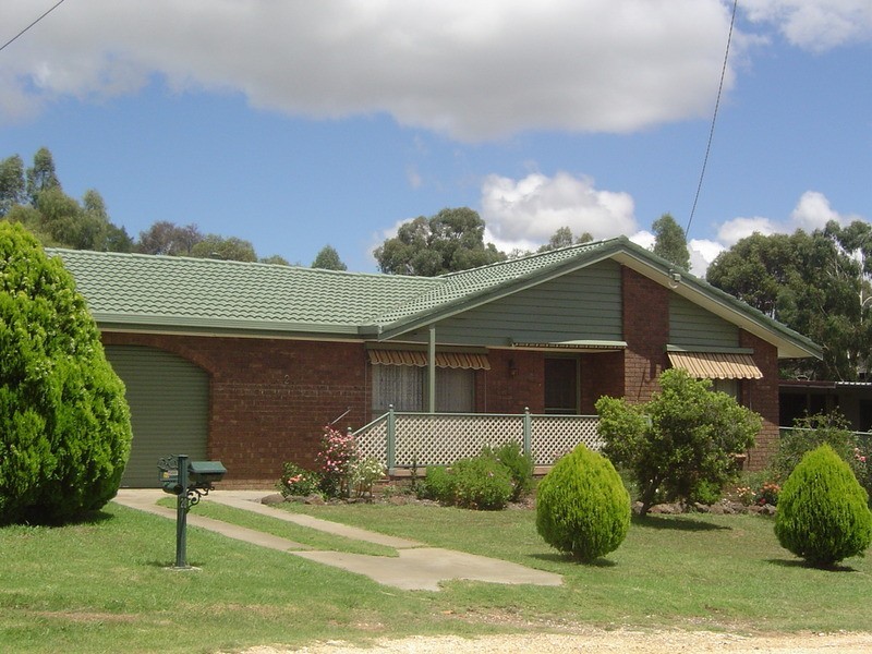 20 Lawrence Street, Castlemaine VIC 3450