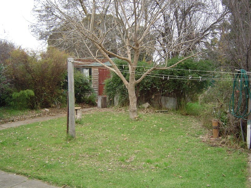 16 Charles Street, Castlemaine VIC 3450