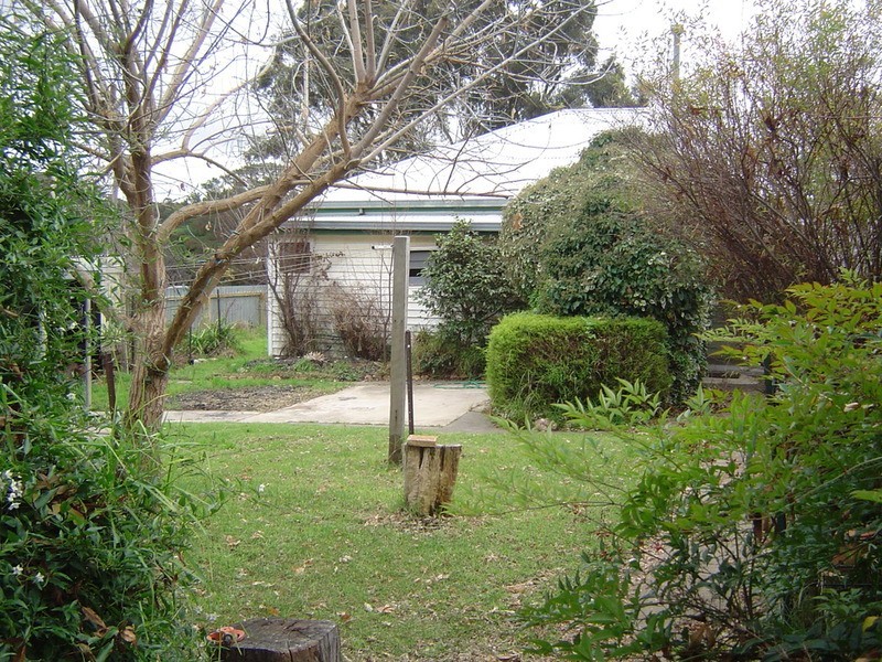 16 Charles Street, Castlemaine VIC 3450