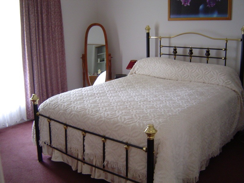 11 Butterworth Street, Castlemaine VIC 3450