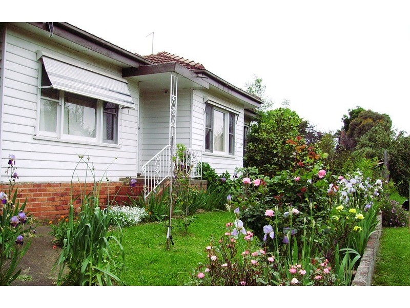 1 Roderick  Street, Castlemaine VIC 3450