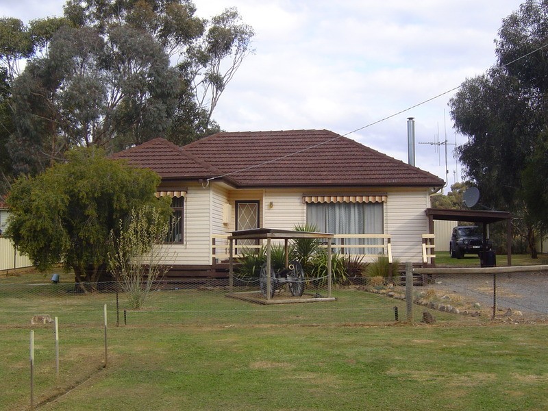 38 Monash  Street, Newstead VIC 3462