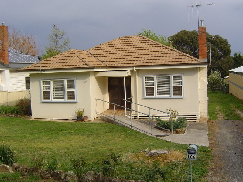 106 Johnstone Street, Castlemaine VIC 3450