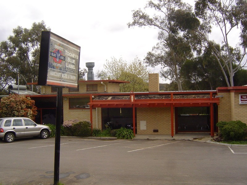 96 Calder  Highway, Harcourt VIC 3453