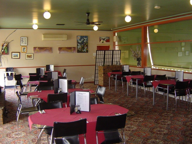 96 Calder  Highway, Harcourt VIC 3453