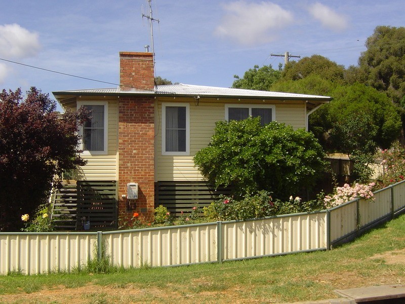 30 Etty  Street, Castlemaine VIC 3450
