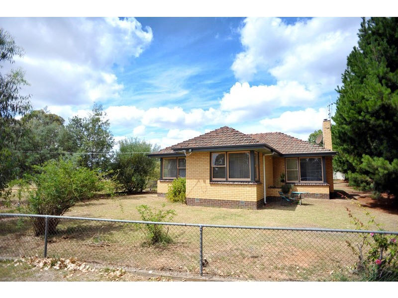 5 Creswick  Road, Newstead VIC 3462
