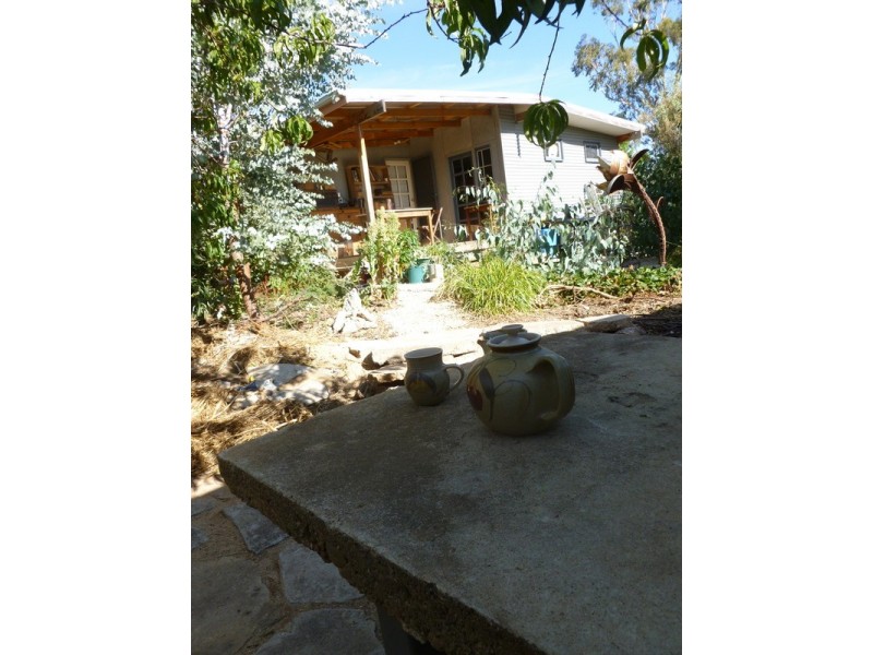 2/3 Reckleben Street, Castlemaine VIC 3450