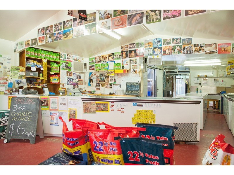 77 Main  Road, Chewton VIC 3451