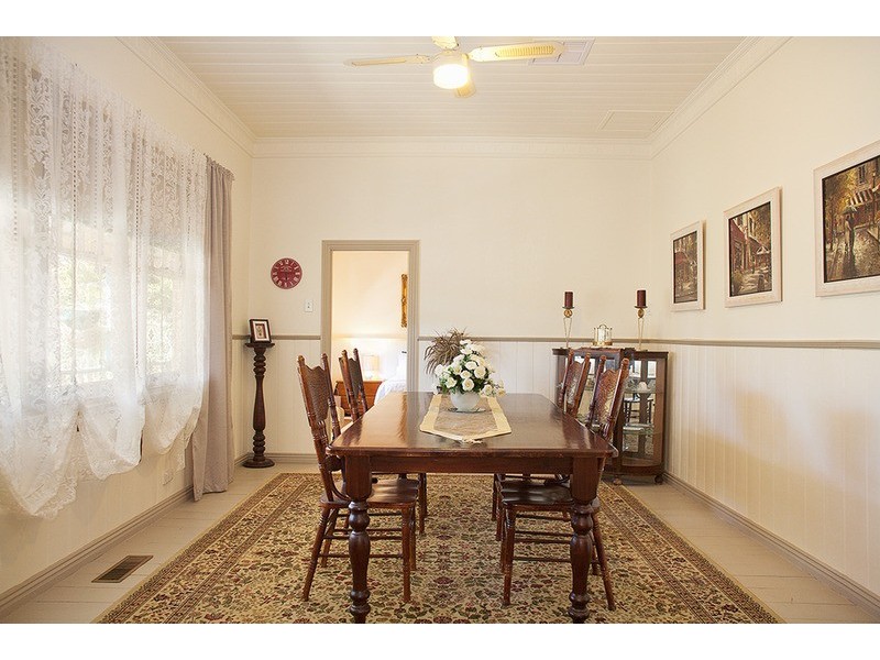 77 Main  Road, Chewton VIC 3451