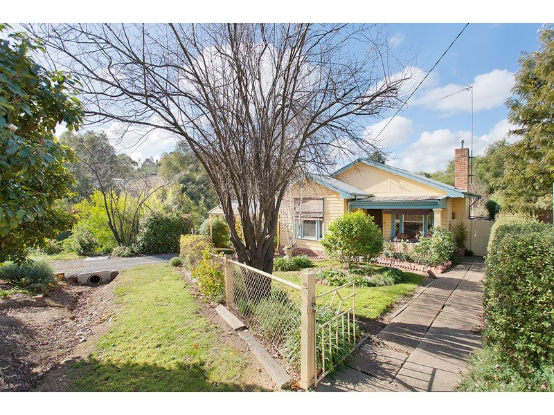 2 Vincent  Street, Castlemaine VIC 3450