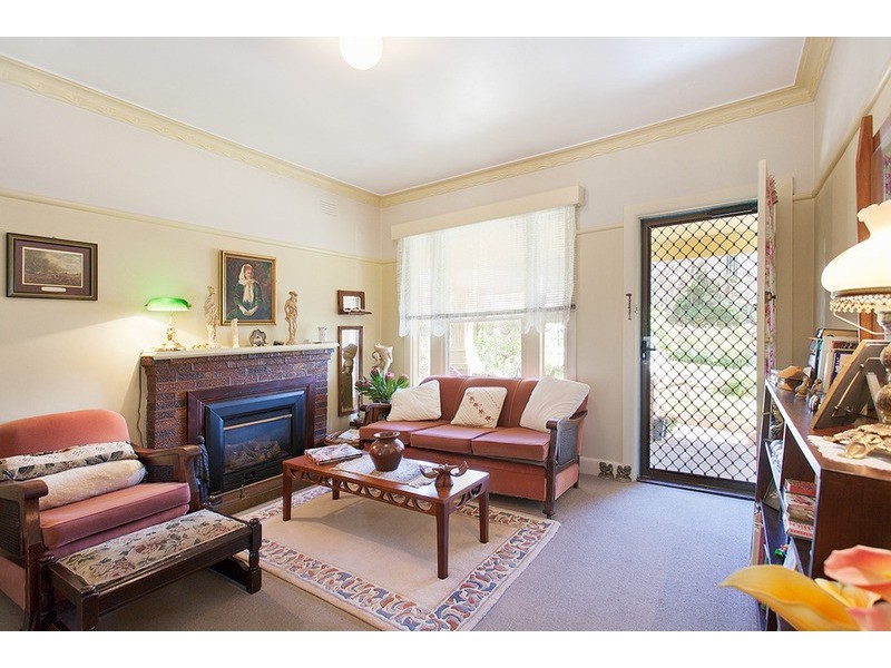 2 Vincent  Street, Castlemaine VIC 3450