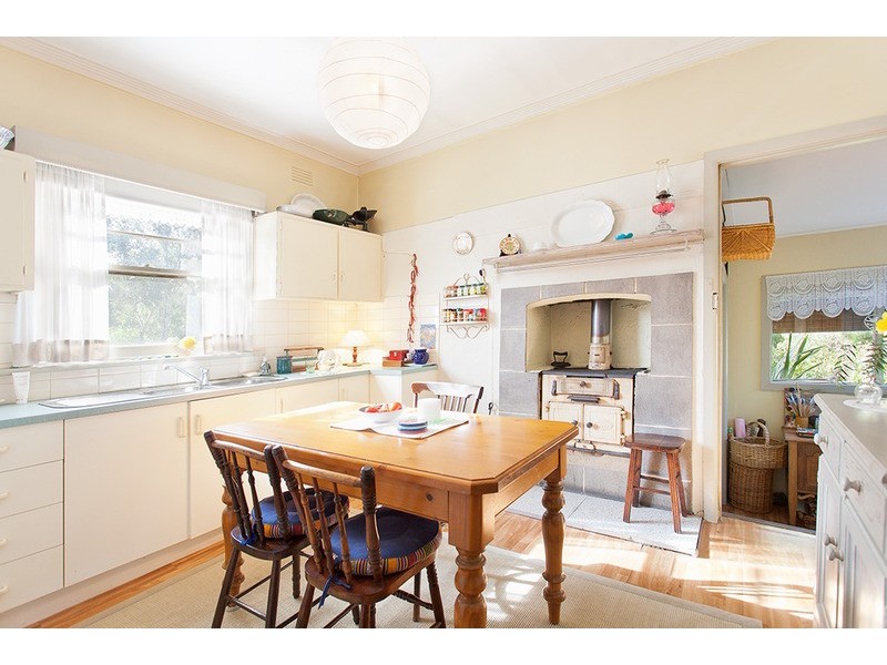 2 Vincent  Street, Castlemaine VIC 3450