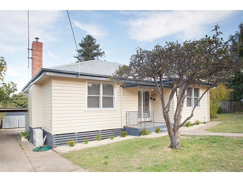 3 Goldsmith Crescent, Castlemaine VIC 3450