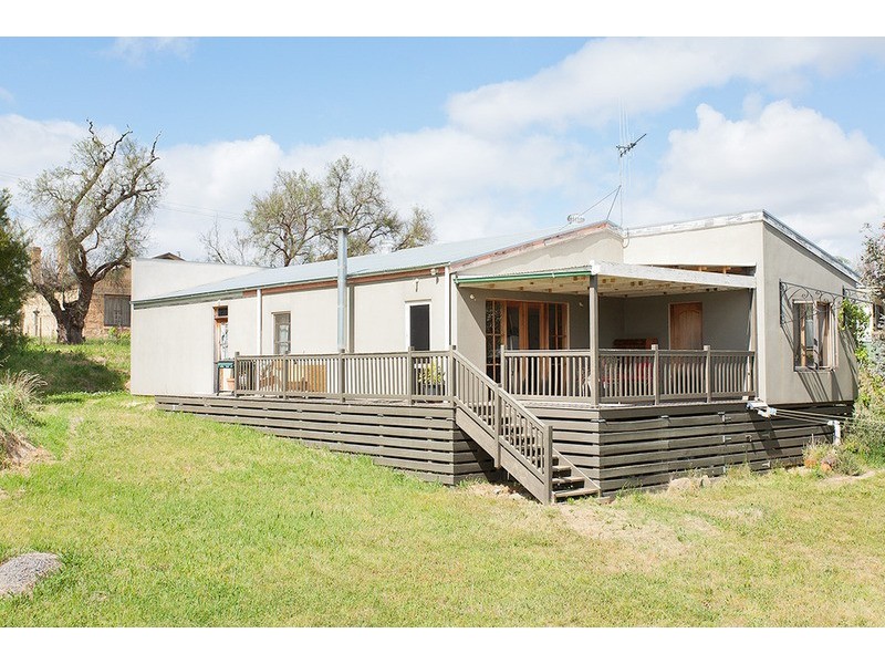 222 Main Road, Chewton VIC 3451