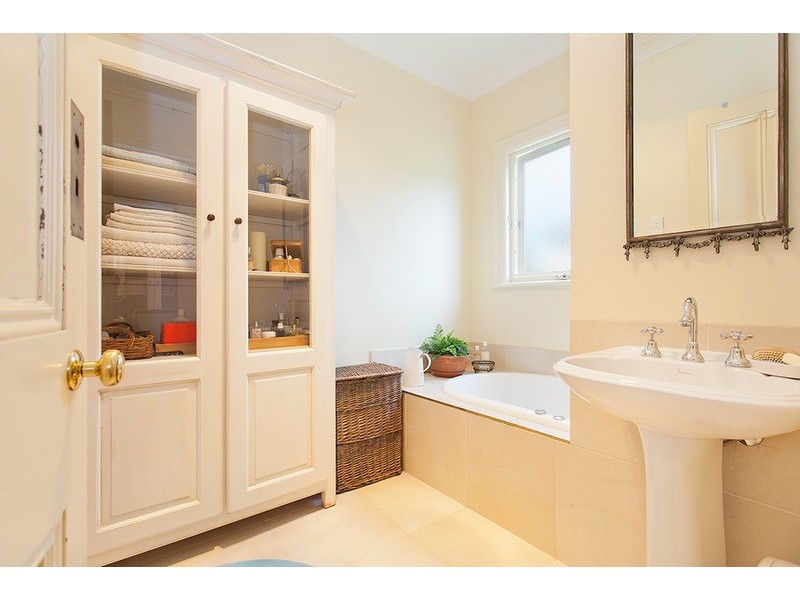 222 Main Road, Chewton VIC 3451