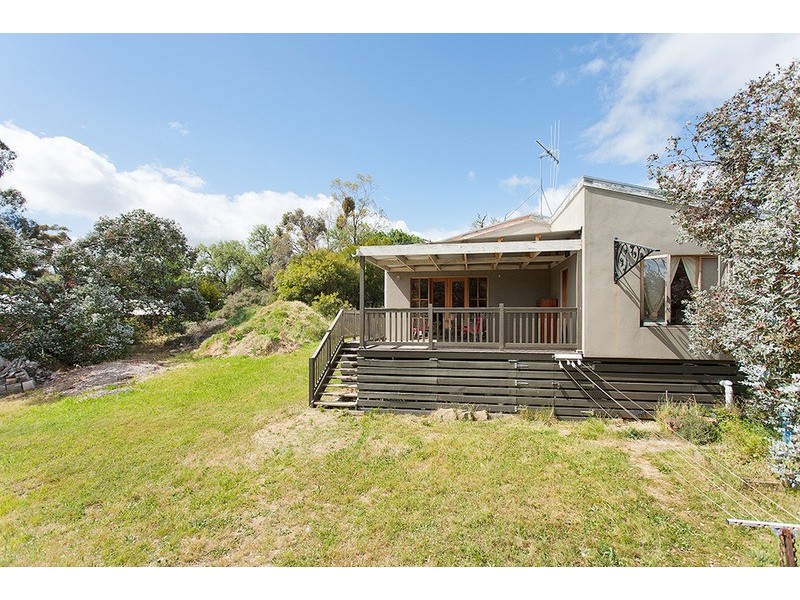 222 Main Road, Chewton VIC 3451