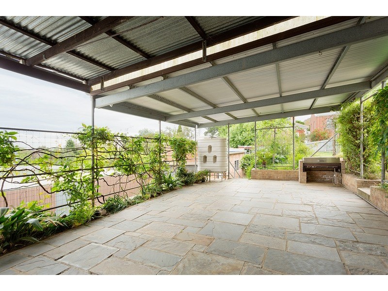 9 Thomas Street, Castlemaine VIC 3450