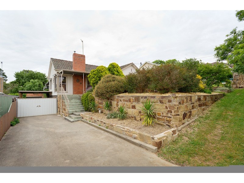 9 Thomas Street, Castlemaine VIC 3450