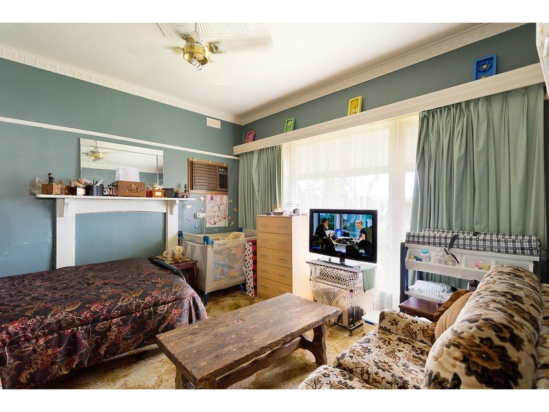 16 Charles Street, Castlemaine VIC 3450