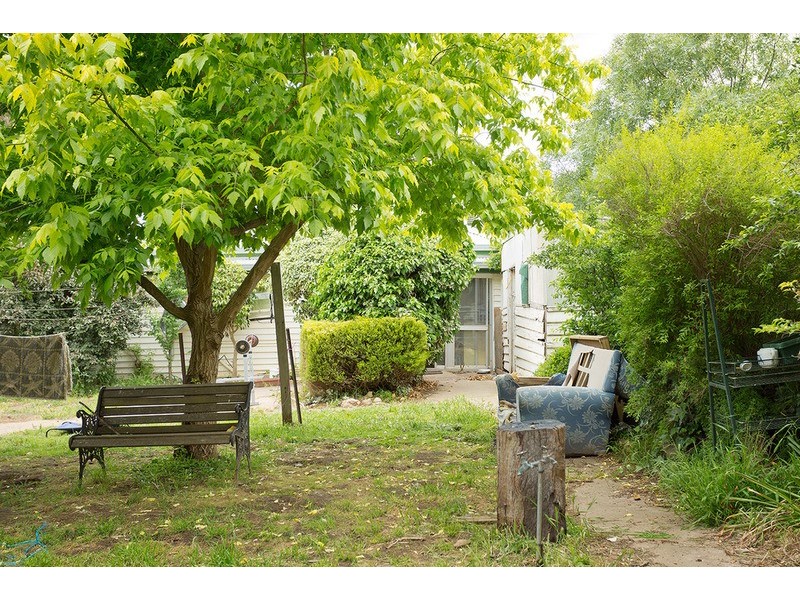 16 Charles Street, Castlemaine VIC 3450