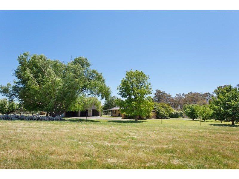 2441 Harmony Way, Elphinstone VIC 3448
