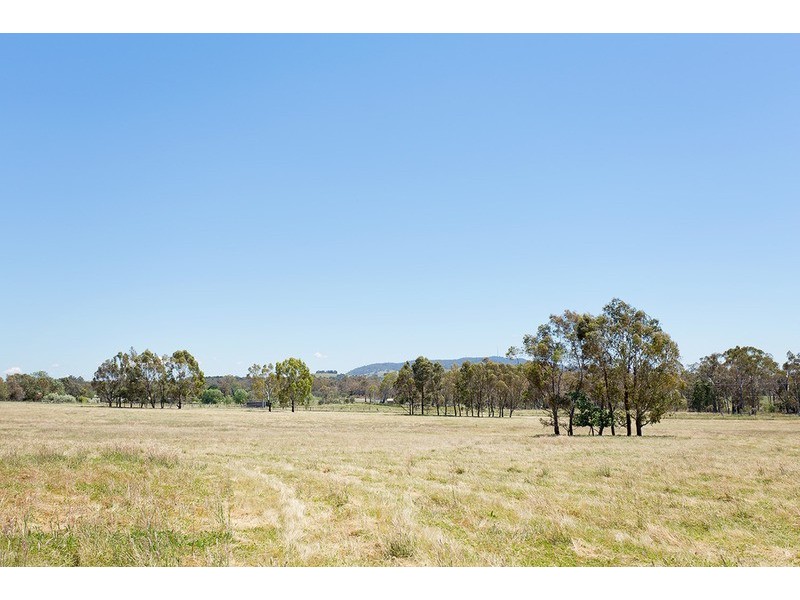 2441 Harmony Way, Elphinstone VIC 3448