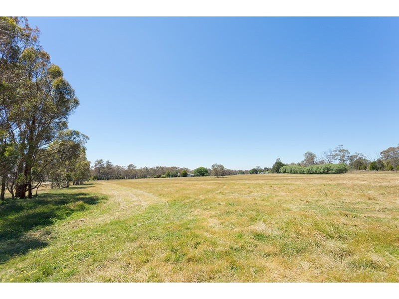 2441 Harmony Way, Elphinstone VIC 3448